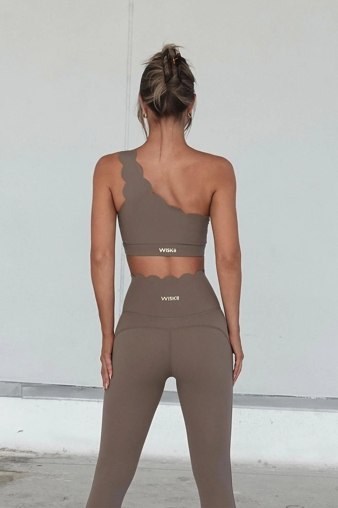 Dynamic One Shoulder Sports Bra & 7/8 High-Waist Energy Legging - Image 37