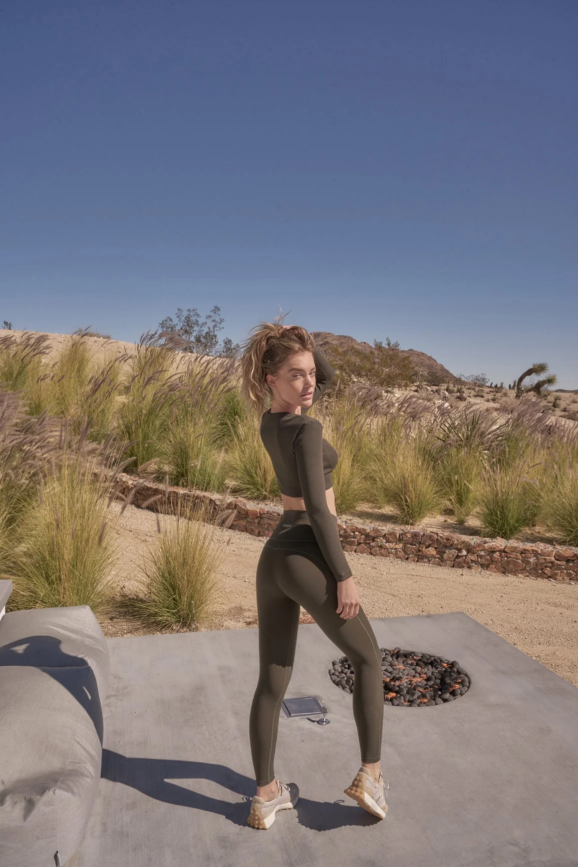 Elegant Long Sleeve Crop Top - Image 2