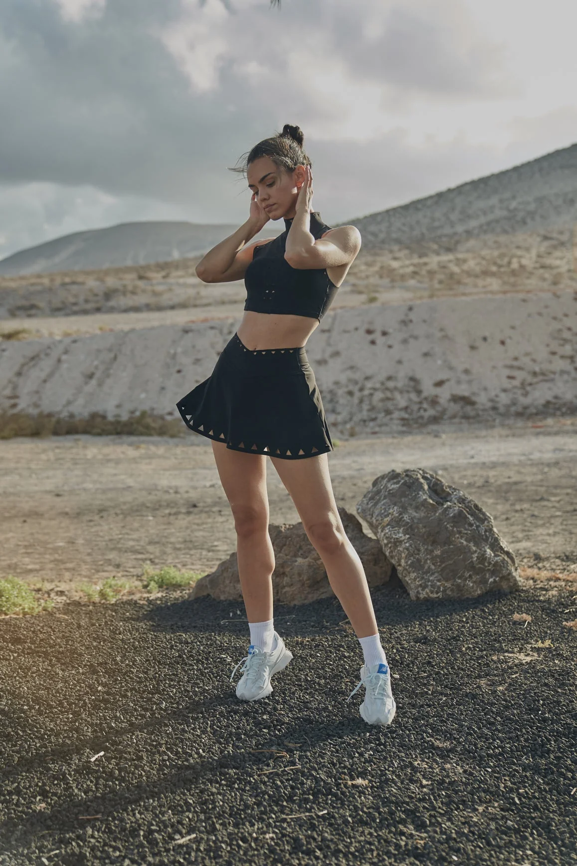 High Neck Laser Cut Leisure Bra & V-waist Laser Cut Tennis Skirt - Image 4