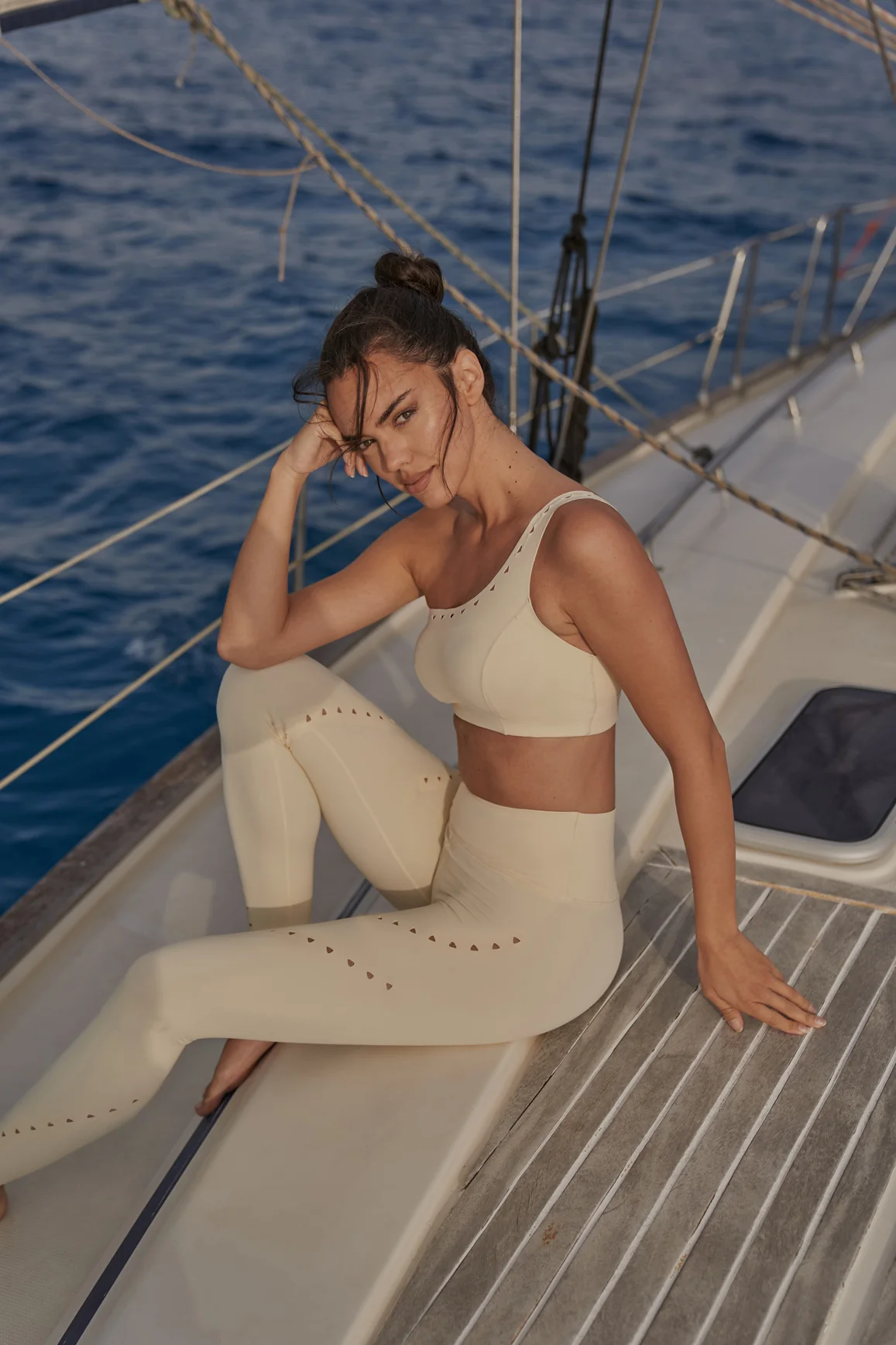 One-shoulder Laser Cut Sports Bra - Image 5