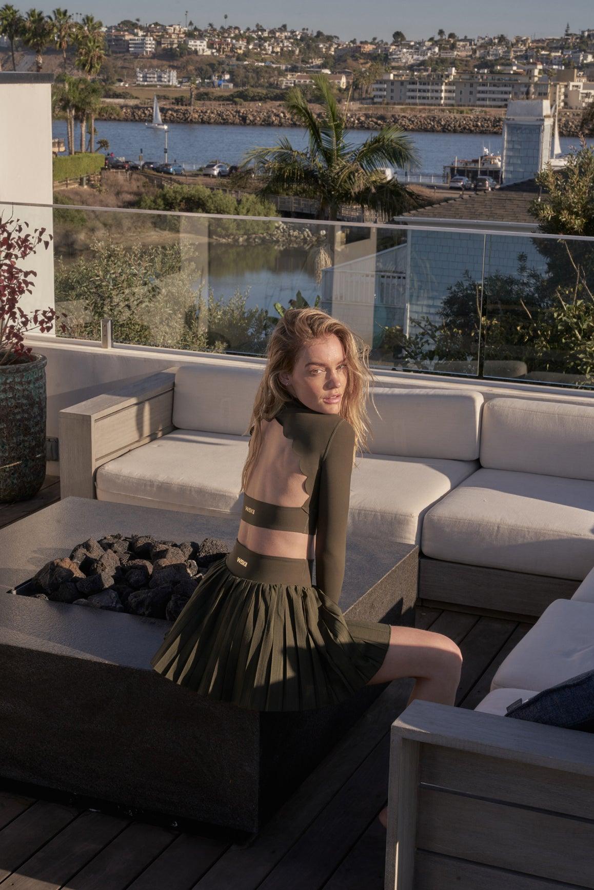 Open Back Long Sleeve Crop Top - Image 19