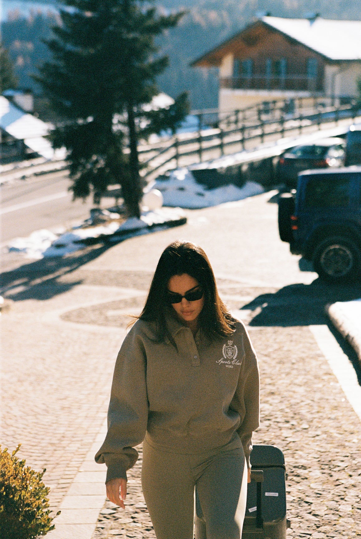 Polo Collar Warm Sweatshirt - Image 10