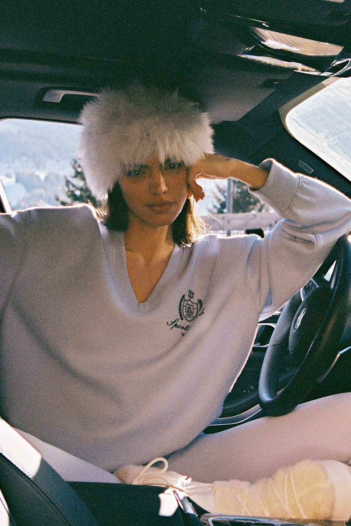 Retro Warm V-Neck Sweatshirt - Image 9