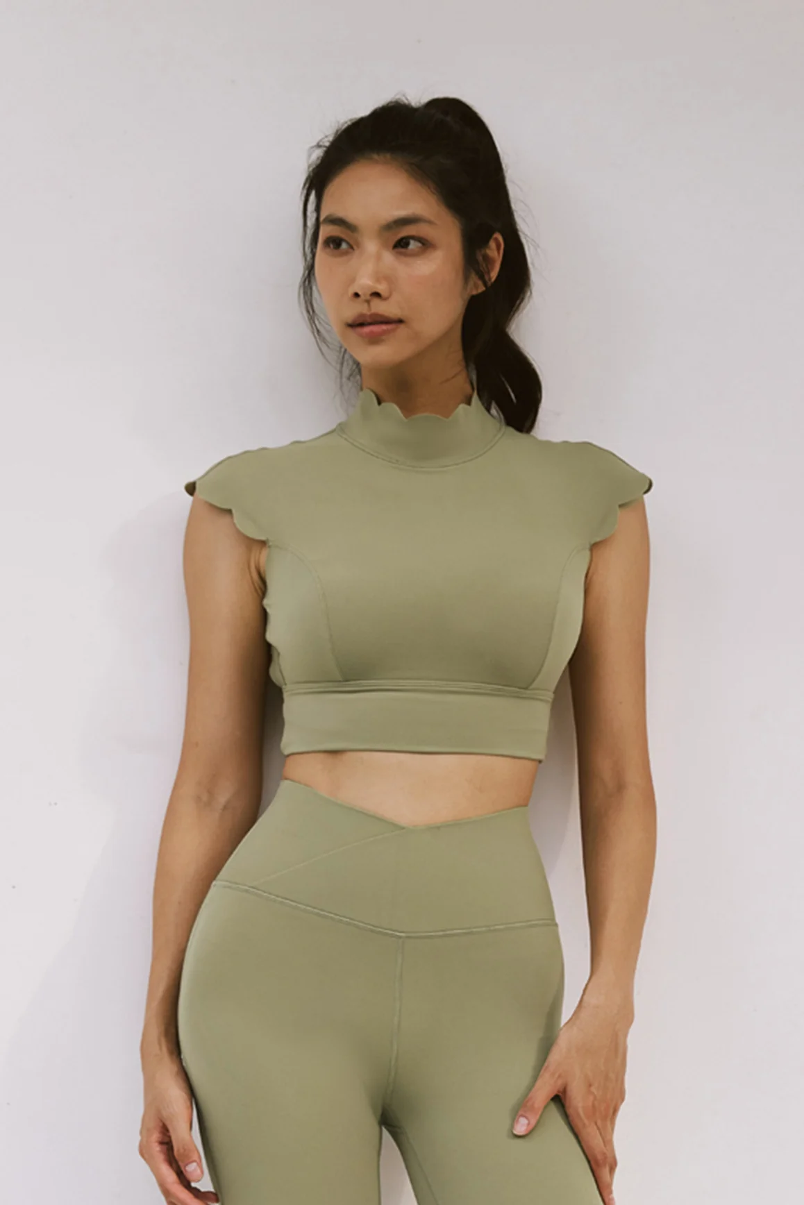 Scallop Cutout Mock Neck Bra - Image 18