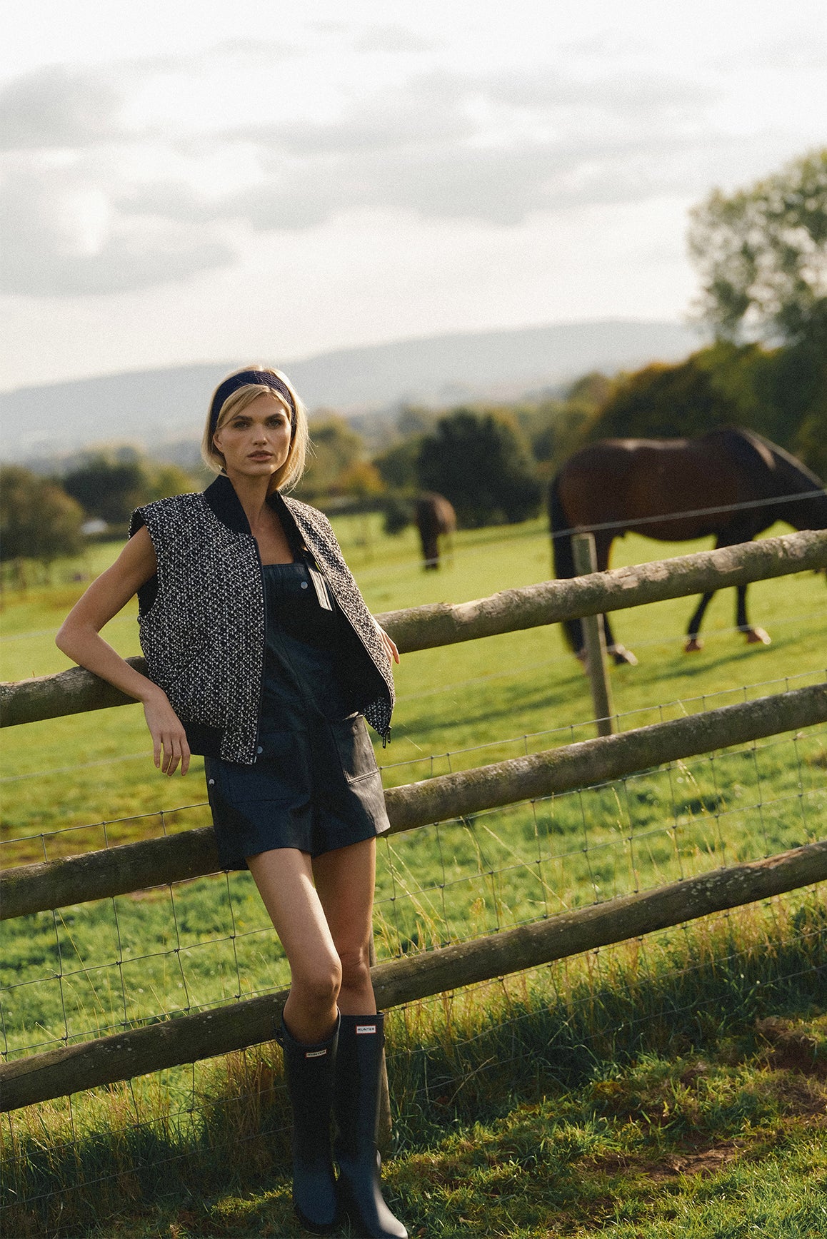The Prestige Tweed Vest - Image 15