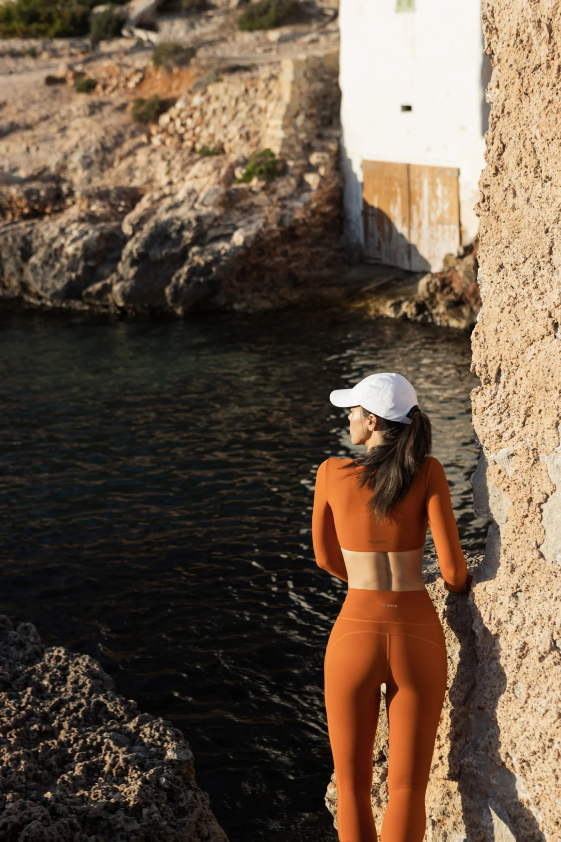 Twist-Front Long Sleeve Crop Top - Image 37