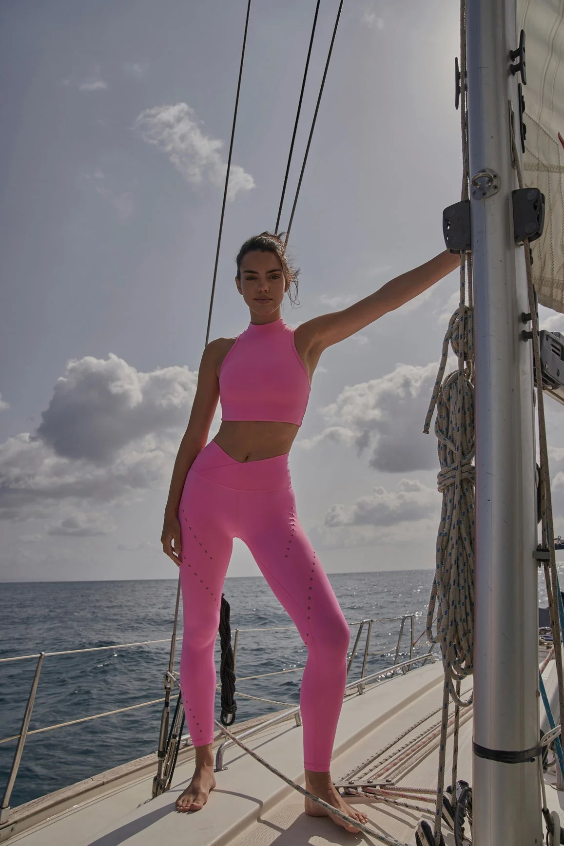 V-waist Laser Cut Sports Legging - Image 5
