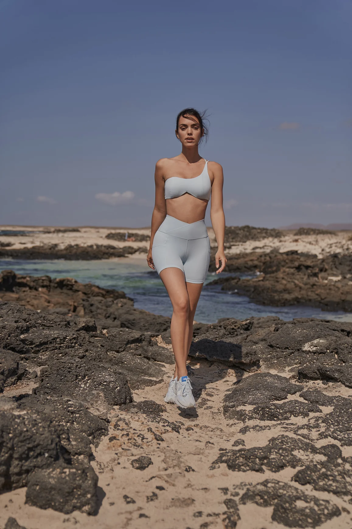 V-Waist Vigorous Short - Image 9